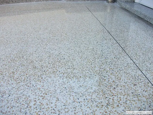 Piso de Marmorite aplicado em área externa
